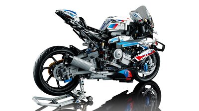 LEGO_42130_alt2.jpg