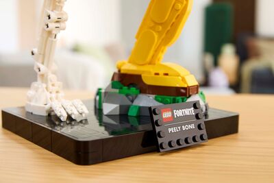 LEGO_77072_Lifestyle_Build_04.jpg