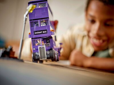 LEGO_76446_Lifestyle_cons_2_en-gb.jpg