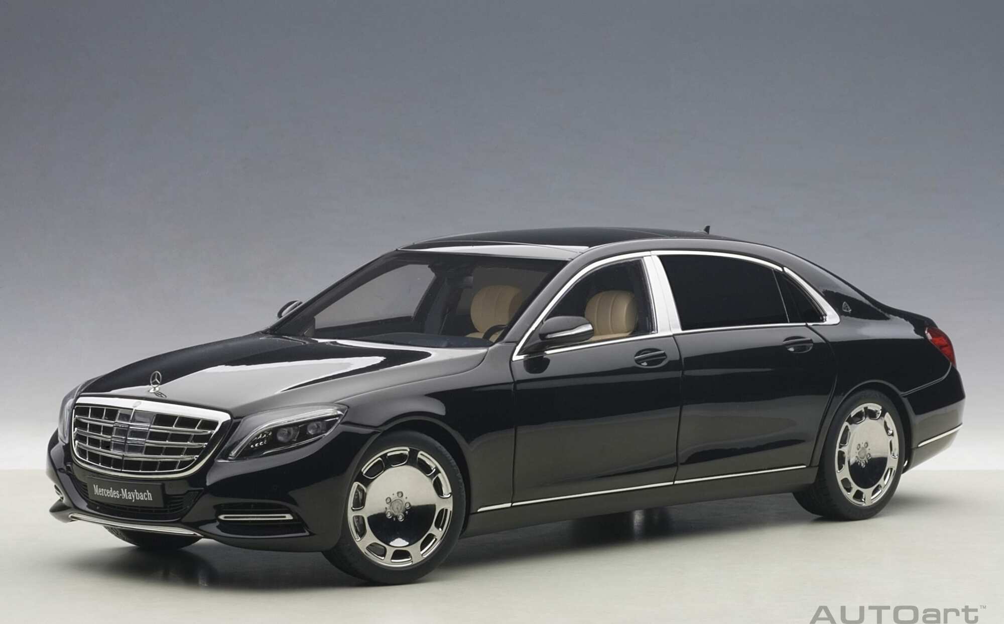 1:18 Mercedes-Maybach S-Klasse S600 (SWB) (Black) - AUTOART - 76293