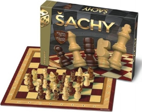 Šachy dřevěné figurky společenská hra v krabici