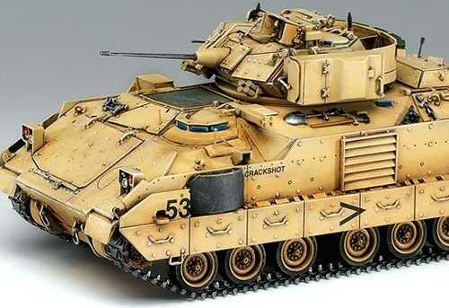 Model Kit tank 13205 - M2A2 bradlech OIF (1:35)