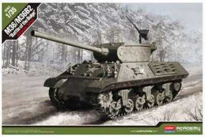 Model Kit tank 13500 - M4A3 (76) W "Battle of Bulge" (1:35)