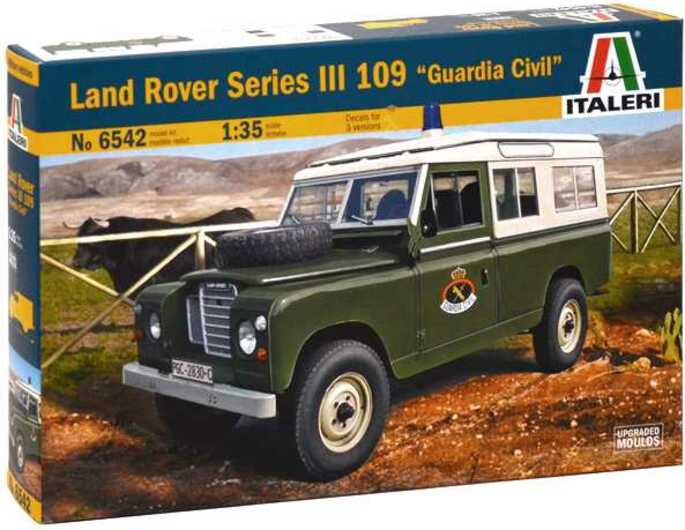 Model Kit auto 6542 - LAND ROVER III 109 "Guardia Civil" (1:35)