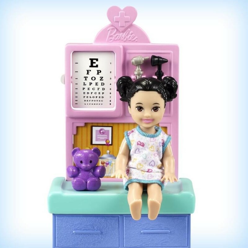 Mattel Barbie professione con una bambola da dottoressa bionda con un  vestito - Bambole BARBIE