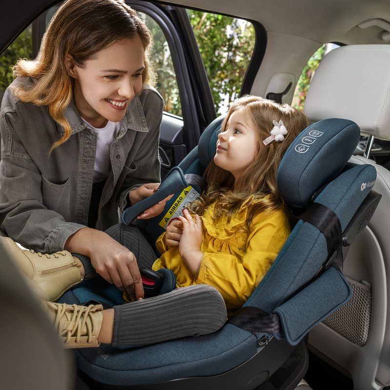 Bambini in auto: più severi con i seggiolini 
