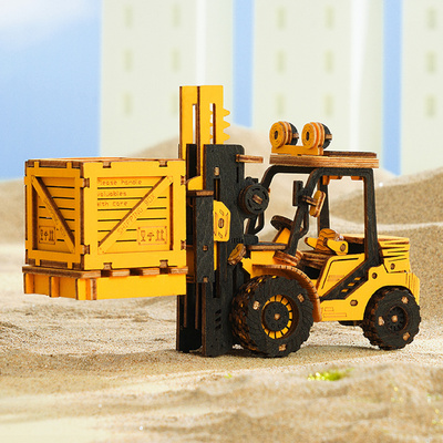 TG413K_10.forklift.jpg