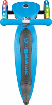 kolobezka-globber-primo-foldable-lights-new-sky-blue-5.jpg