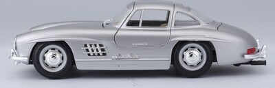 22023_BBUR_1954MercBenz300SL_SLR_PRD_4_výsledok.jpg