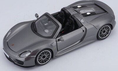 21076_BBUR_Pors918Spyder_GRY_PRD_1_výsledok.jpg