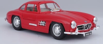 22023_BBUR_1954MercBenz300SL_RED_PRD_7_výsledok.jpg