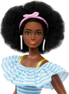 1680952591_youloveit_com_barbie_afro_rollerblades_doll2.jpg