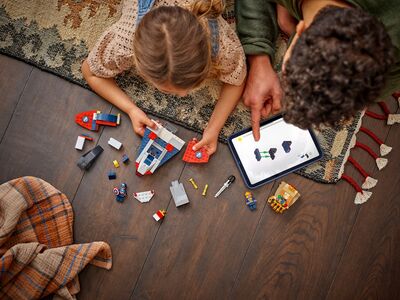 LEGO_76319_Lifestyle_build.jpg