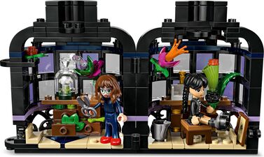 LEGO_76784_WEB_SEC06_NOBG_en-gb.jpg