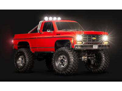 05_8038X-w-9262X-K10-TRX-4-Front-3qtr-w-LEDs-Rollbar.jpg