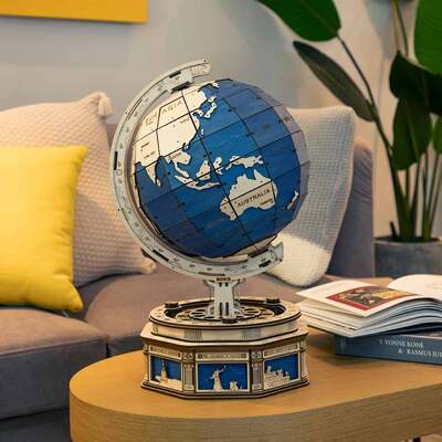 st002_4.globe.jpg