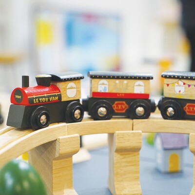 TV700-Train-Set-Red-Vintage-Carriage.jpg