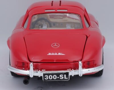 22023_BBUR_1954MercBenz300SL_RED_PRD_9_výsledok.jpg