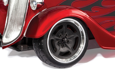 93044-4-Hot-Rod-1933-Coupe-Wheel-Detail.jpg