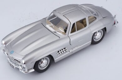 22023_BBUR_1954MercBenz300SL_SLR_PRD_1_výsledok.jpg