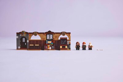 LEGO_76442_Lifestyle_Envr_en-gb.jpg