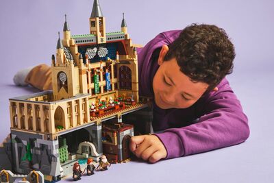 LEGO_76442_Lifestyle_Cons_4_en-gb.jpg