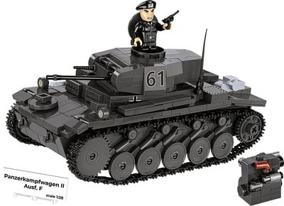 2597-Panzerkampfwagen II Ausf.F-scene-front.jpg