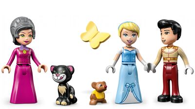 LEGO_43206_WEB_SEC01_NOBG.jpg