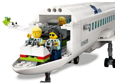 LEGO_60367_alt7.jpg