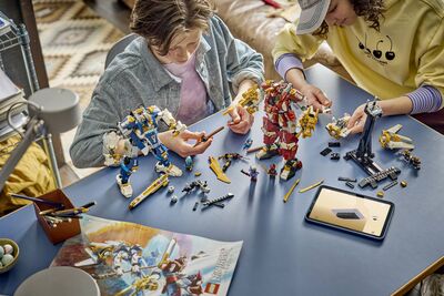 LEGO_71870_Lifestyle_build.jpg