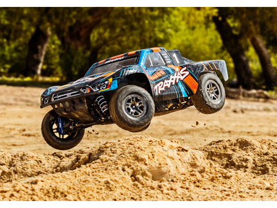 08_68277-4-Slash-4x4-Ultimate-ACTION-ORANGE-8020.jpg