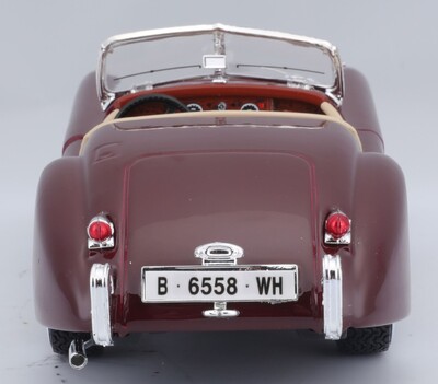22018_BBUR_1951JaguXK120Roadster_RED_PRD_9_výsledok.jpg