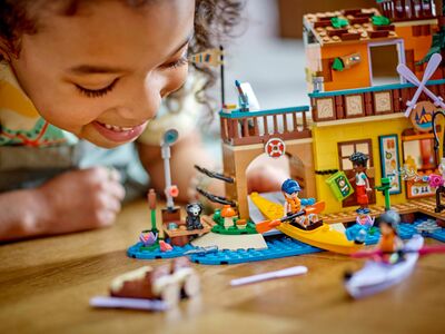 LEGO_42626_Lifestyle_cons_2.jpg