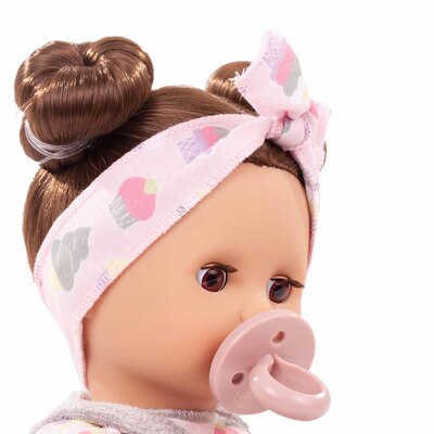 2320954-muffin-popsicle-babypuppe-goetz-portrait-schnuller.jpg