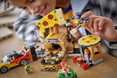 LEGO_60496_Lifestyle_cons_2.jpg