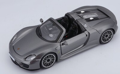21076_BBUR_Pors918Spyder_GRY_PRD_1_výsledok.jpg