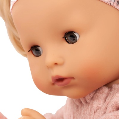 2518253-maxy-aquini-schmetterling-badebaby-goetz-portrait.jpg