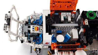 LEGO_42180_WEB_SEC08_NOBG.jpg