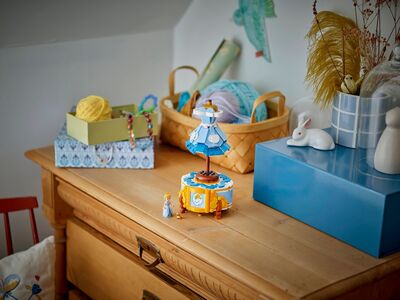 LEGO_43266_Lifestyle_envr_en-gb.jpg
