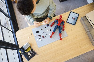LEGO_76346_Lifestyle_Build.jpg