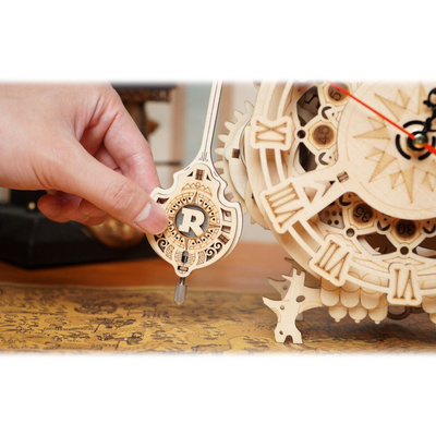 lk503_3.clock.jpg