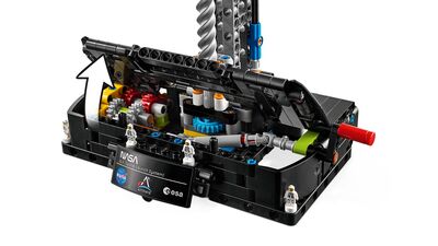 LEGO_42221_WEB_SEC06_NOBG.jpg