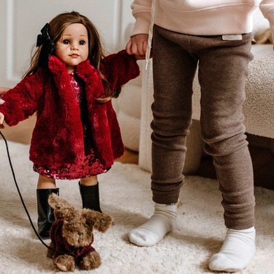 2559014-hannah-and-her-dog-jubilee-stehpuppe-goetz-emo.jpg