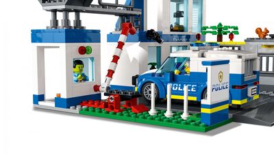 LEGO_60316_WEB_SEC05_NOBG.jpg