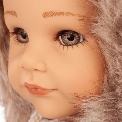 2559012-hannah-every-season-gelenkstehpuppe-goetz-portrait.jpg