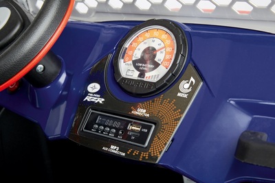 IGOD0554_Polaris-RZR-900-XP_radio.jpg