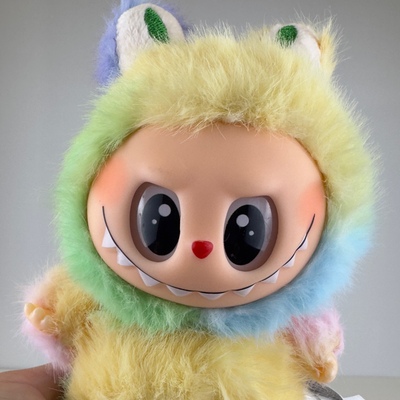 WKW055302_labubu_2.jpg