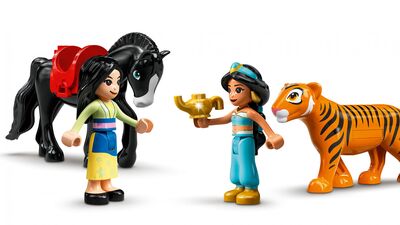 LEGO_43208_WEB_SEC03_NOBG.jpg