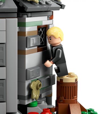 LEGO_76428_alt7.jpg