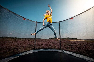 berg-favorit-regular-200-safety-net-comfort-grey-lifestyle-jump_1__54214.1611059415.jpg